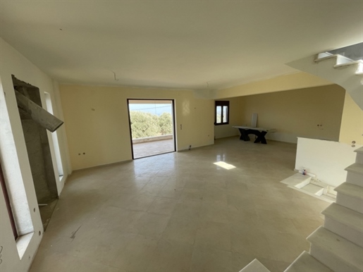 Unfinished villa with stunning views in Kyrianna