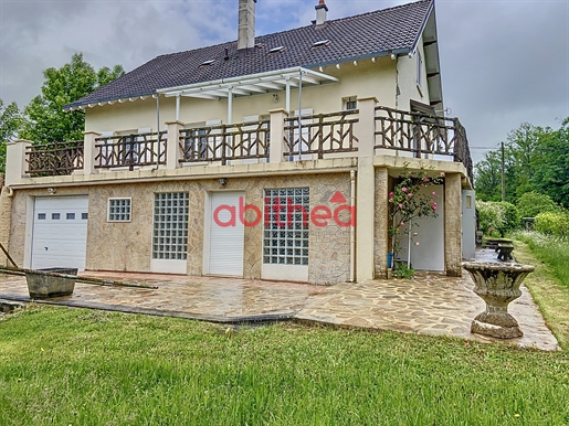 Large house of 150 m2 and 5 bedrooms in Jourgnac.