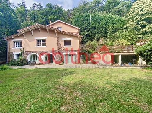 Large villa of 207 m2, on the edge of Briance.