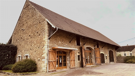 Artisanal warehouse in Corrombles €315,000 including agency fees, with a floor space of approximatel