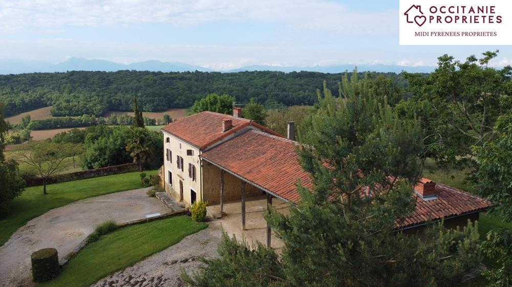 Traditional farmhouse with outbuildings and 18 hectares, overlooking the Pyrenees