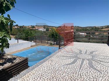 Huis T2 + land met zwembad in mussen-Vila Viçosa