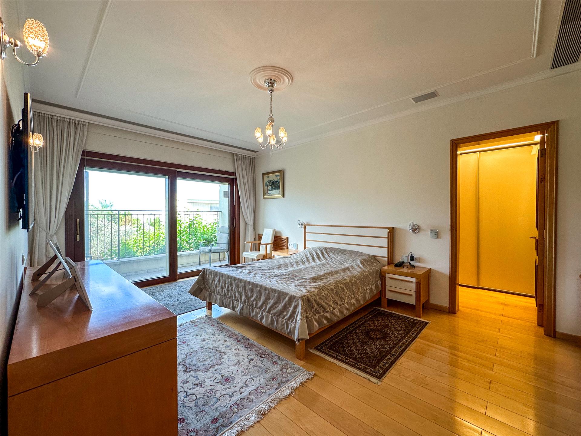 Exclusive Villa in Caesarea