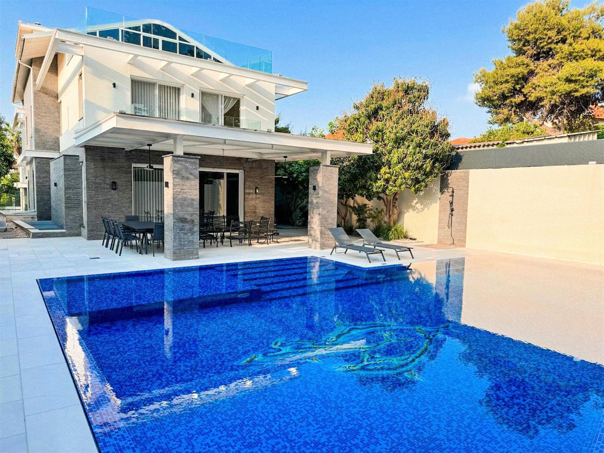 Discover unparalleled luxury and comfort in this exquisite private house located in the prestigious 