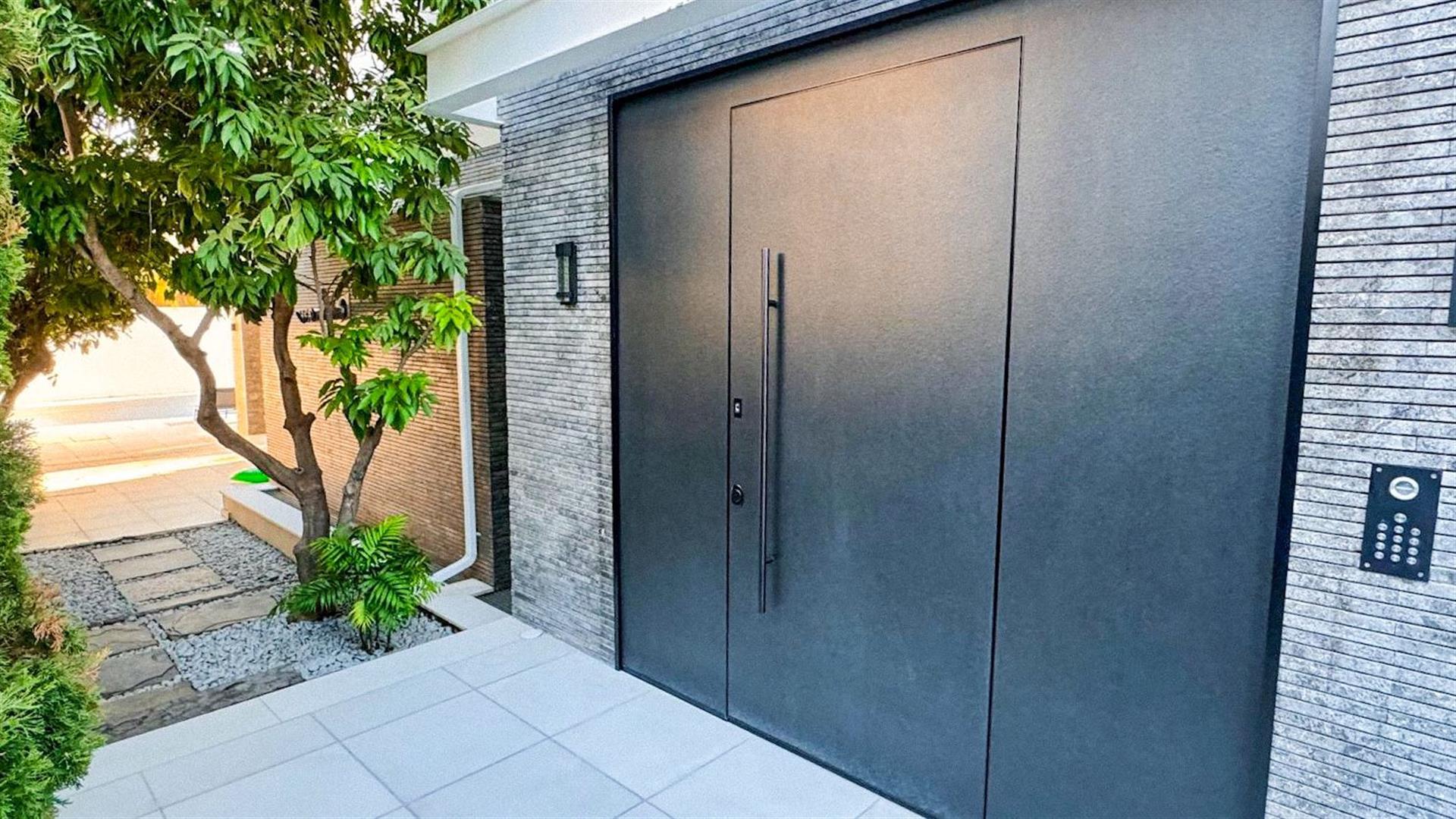 Discover unparalleled luxury and comfort in this exquisite private house located in the prestigious 