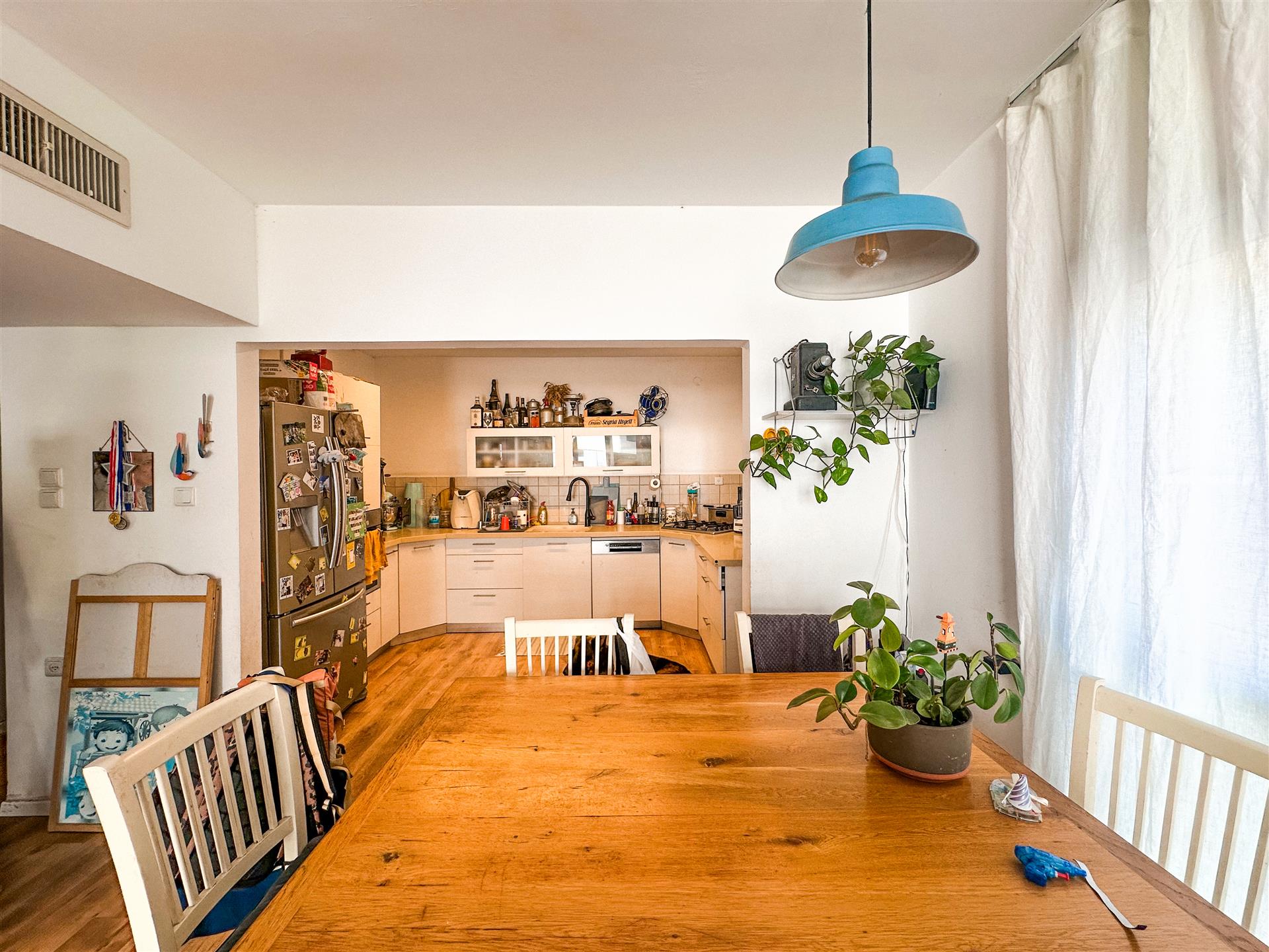 For Sale: Bright and Cozy 4-Room Apartment in the Heart of Ramat Gan