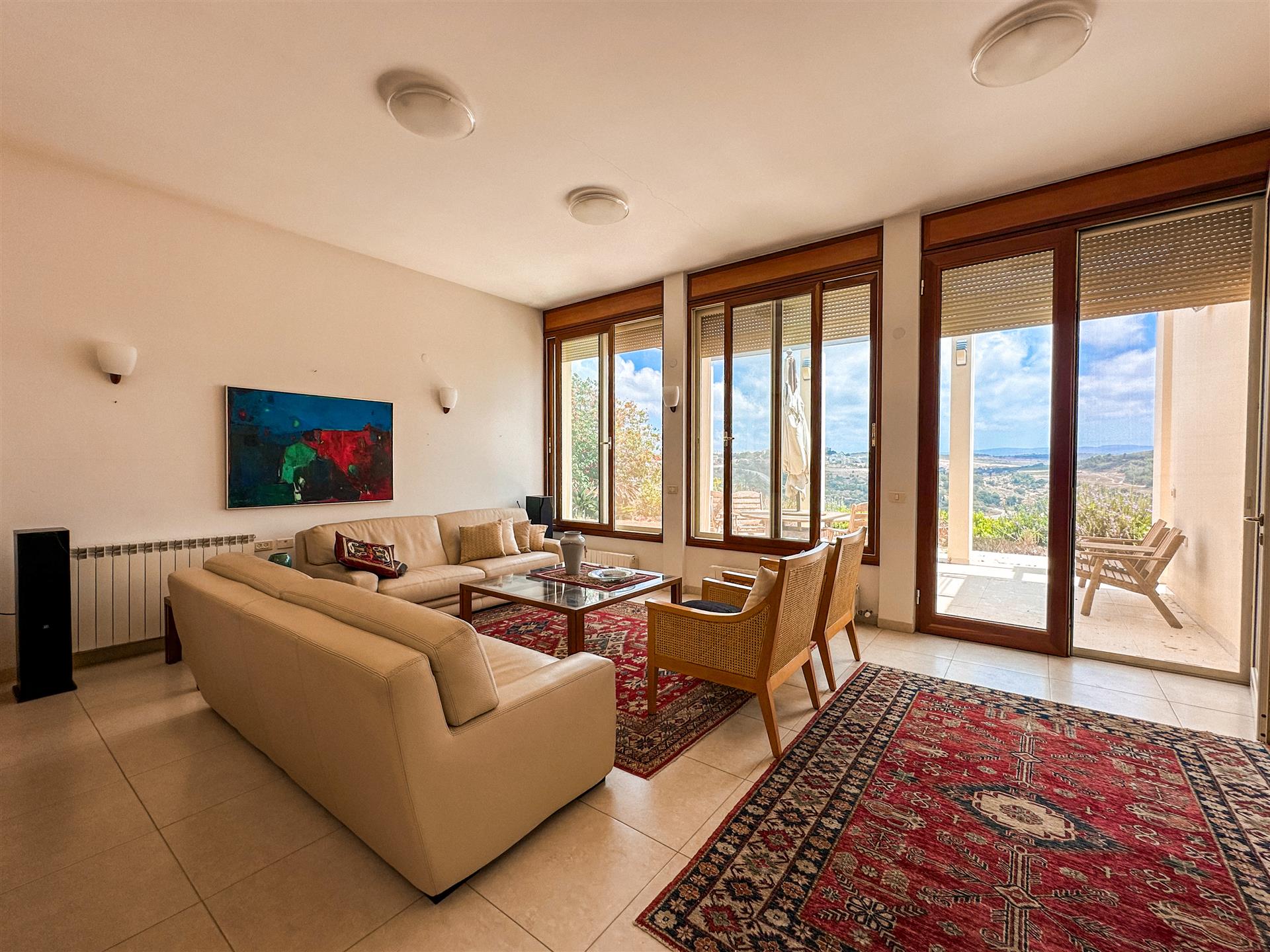 Stunning Private Home in Vilot HaChoresh