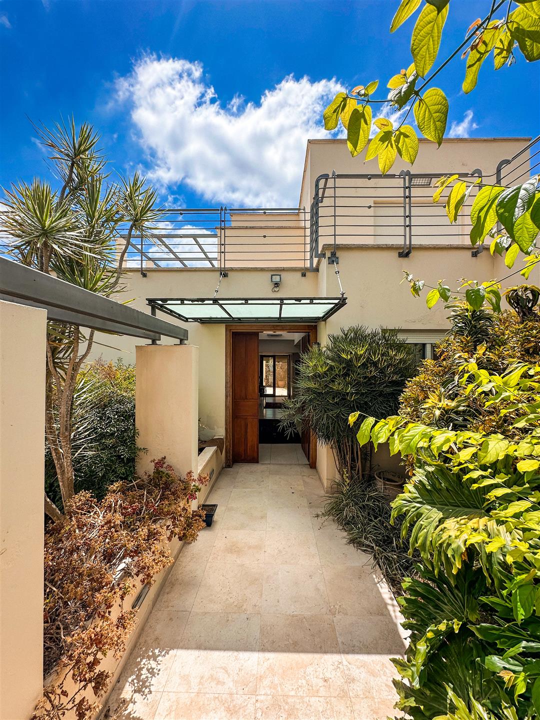 Stunning Private Home in Vilot HaChoresh