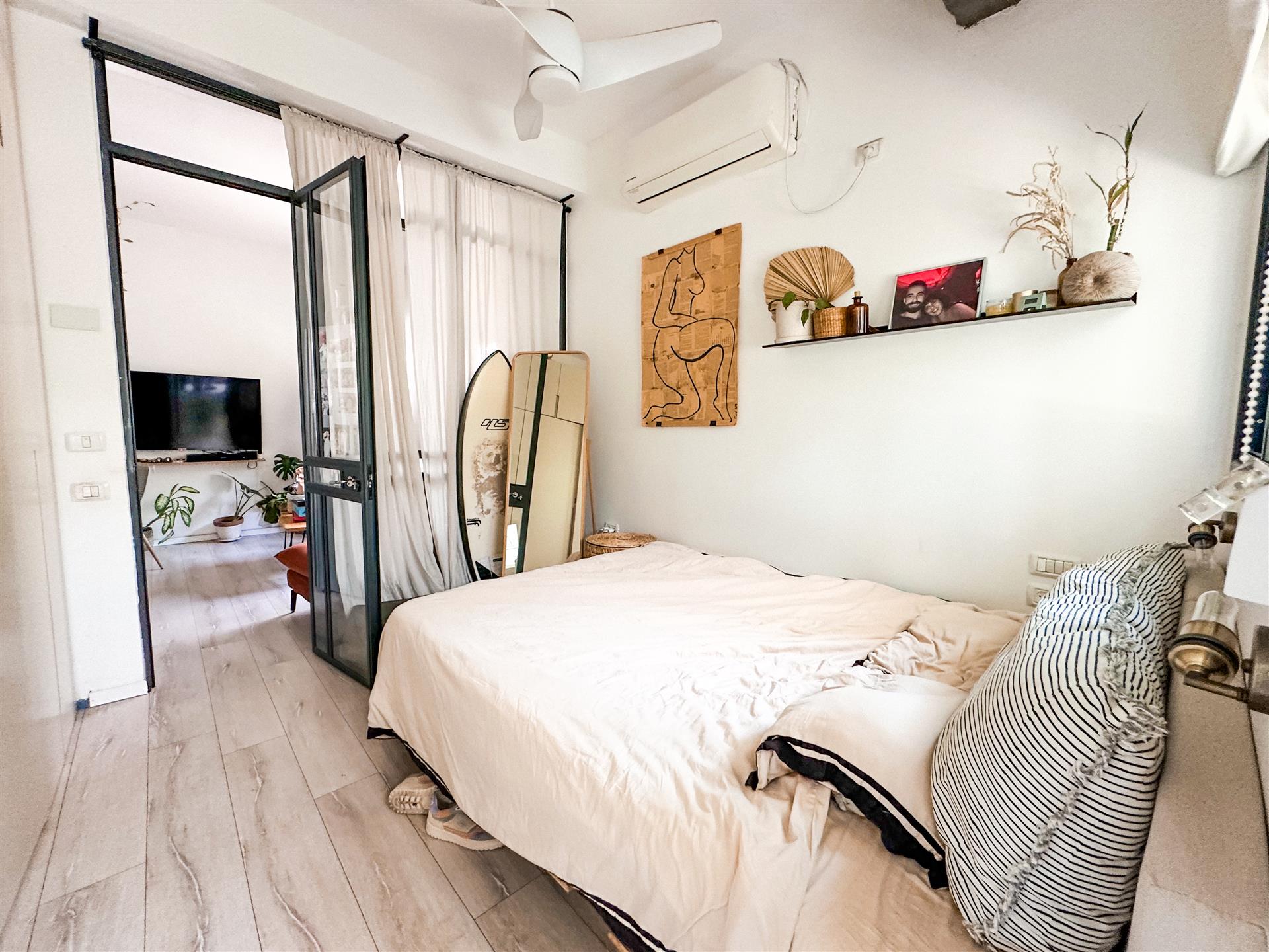 Charming 2-Room Apartment on George Eliot Street – 3rd Floor Walk-Up
