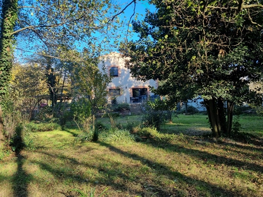 Eigendom met huis op 3ha in de buurt van Argelès