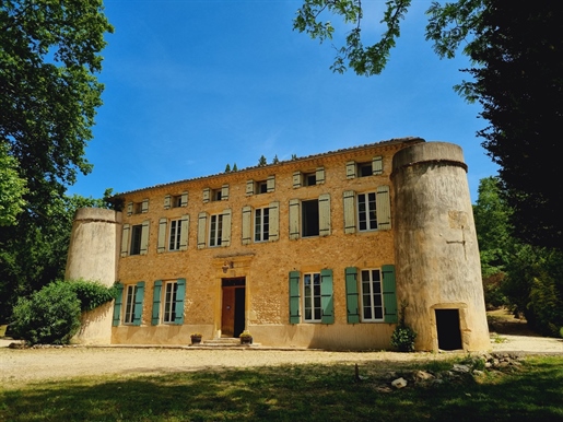 Château viticole Aop Côtes du Rhône, 15 ha de vignes, terres