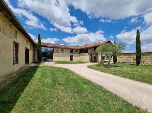 Exceptional property in the slopes of the Hautes-Pyrénées