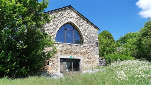 Propriété en pierre sur 5 hectares proximité Aveyron