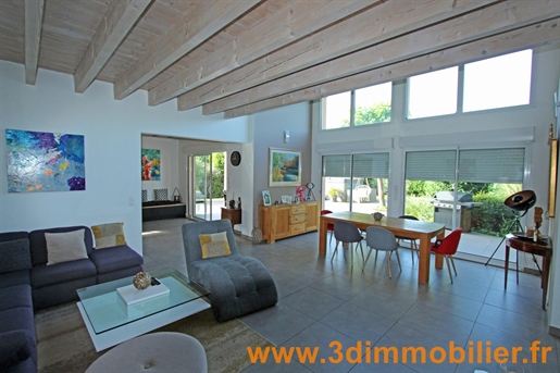 Bletterans (39 Jura), large contemporary 4-bedroom house for sal