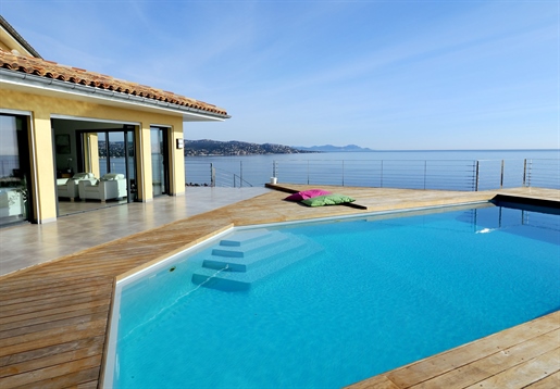For sale in Sainte Maxime a beautiful villa with swimming pool a