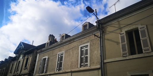 Building to renovate Perigueux