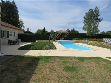Superbe villa 6 chambres avec piscine sur 6 800 m².