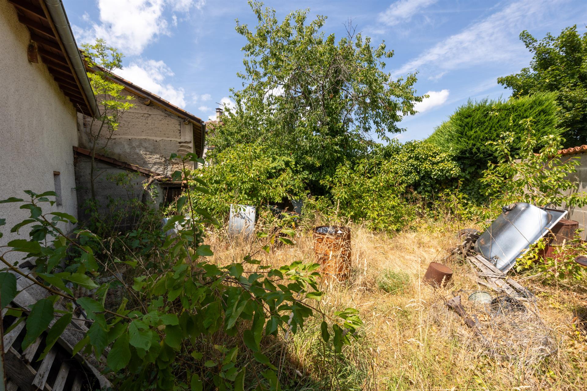 Crantilleux Grange à transformer en habitation 100 m2.