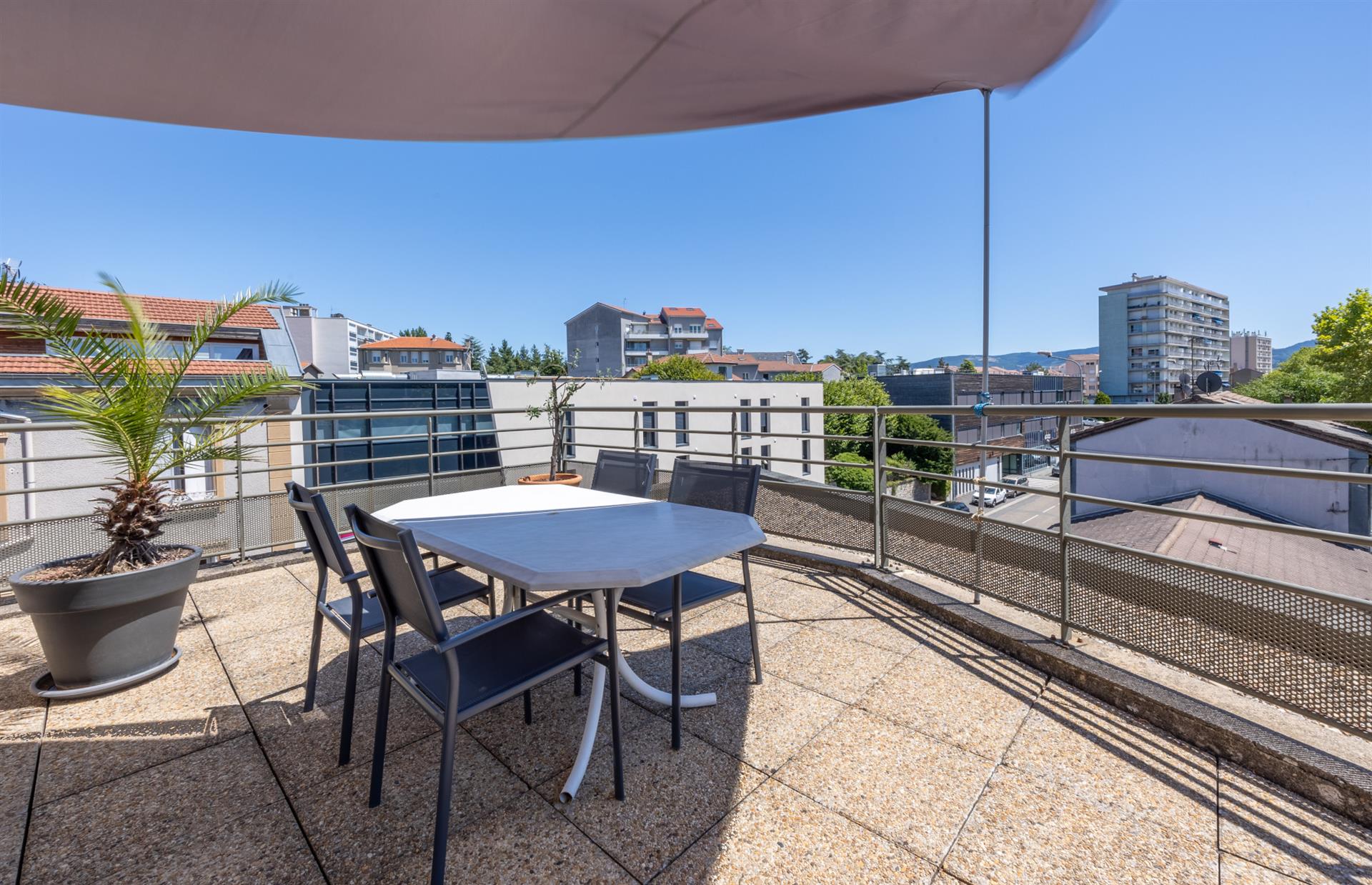 Saint-Priest en Jarez / Nouveauté Rare. Magnifique Appartement en duplex de 121 m2 avec terrasse de