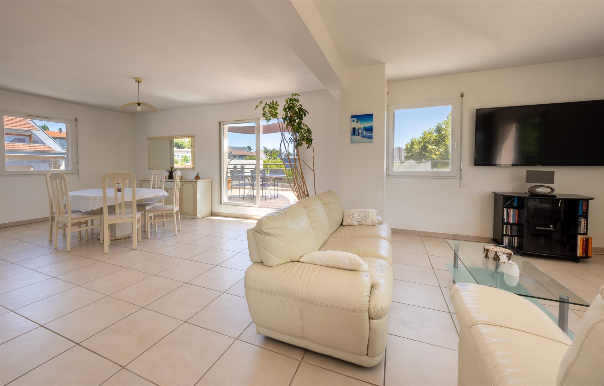 Saint-Priest en Jarez / Nouveauté Rare. Magnifique Appartement en duplex de 121 m2 avec terrasse de