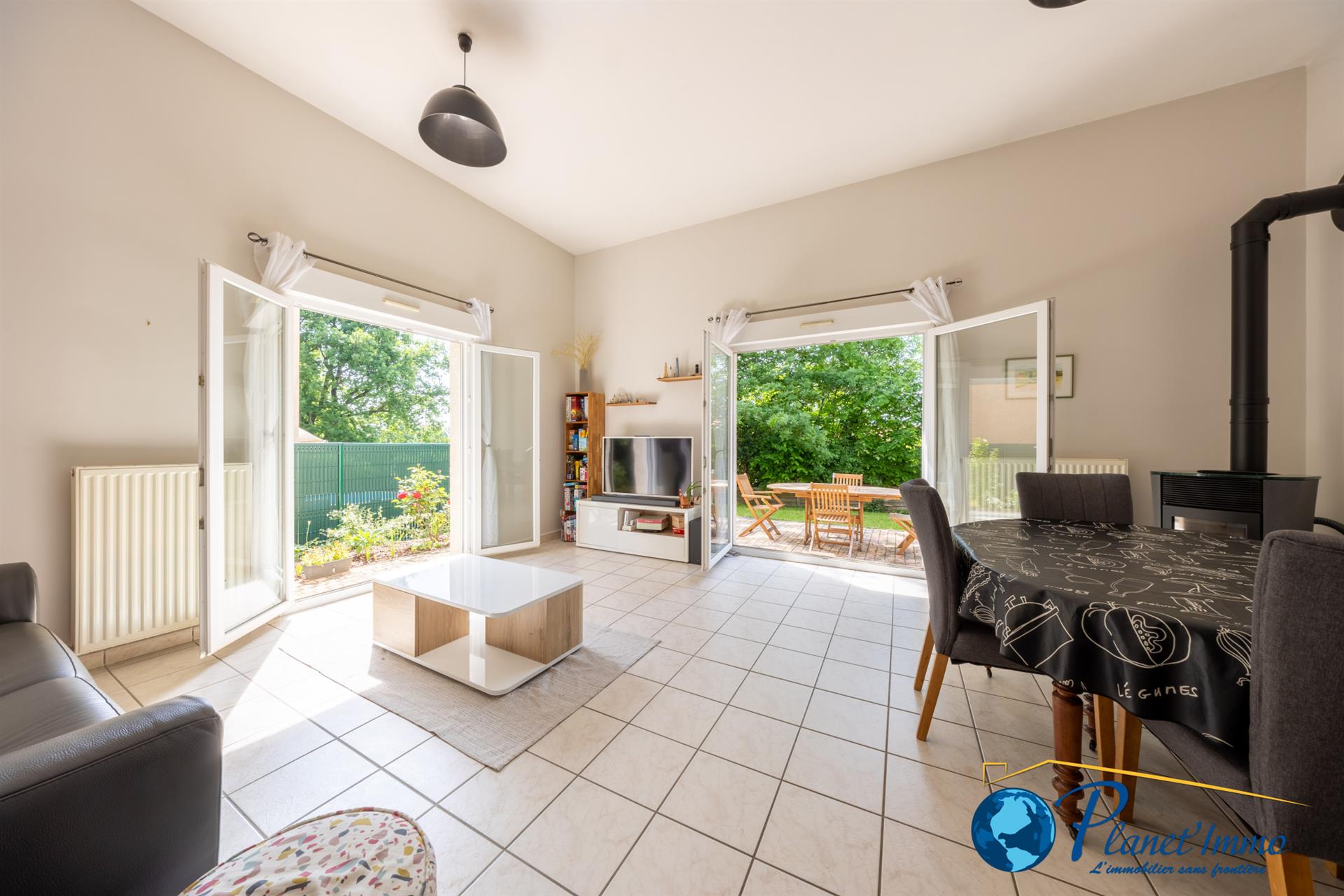 Maison de 120 m2 avec garage et terrain de 412m2.