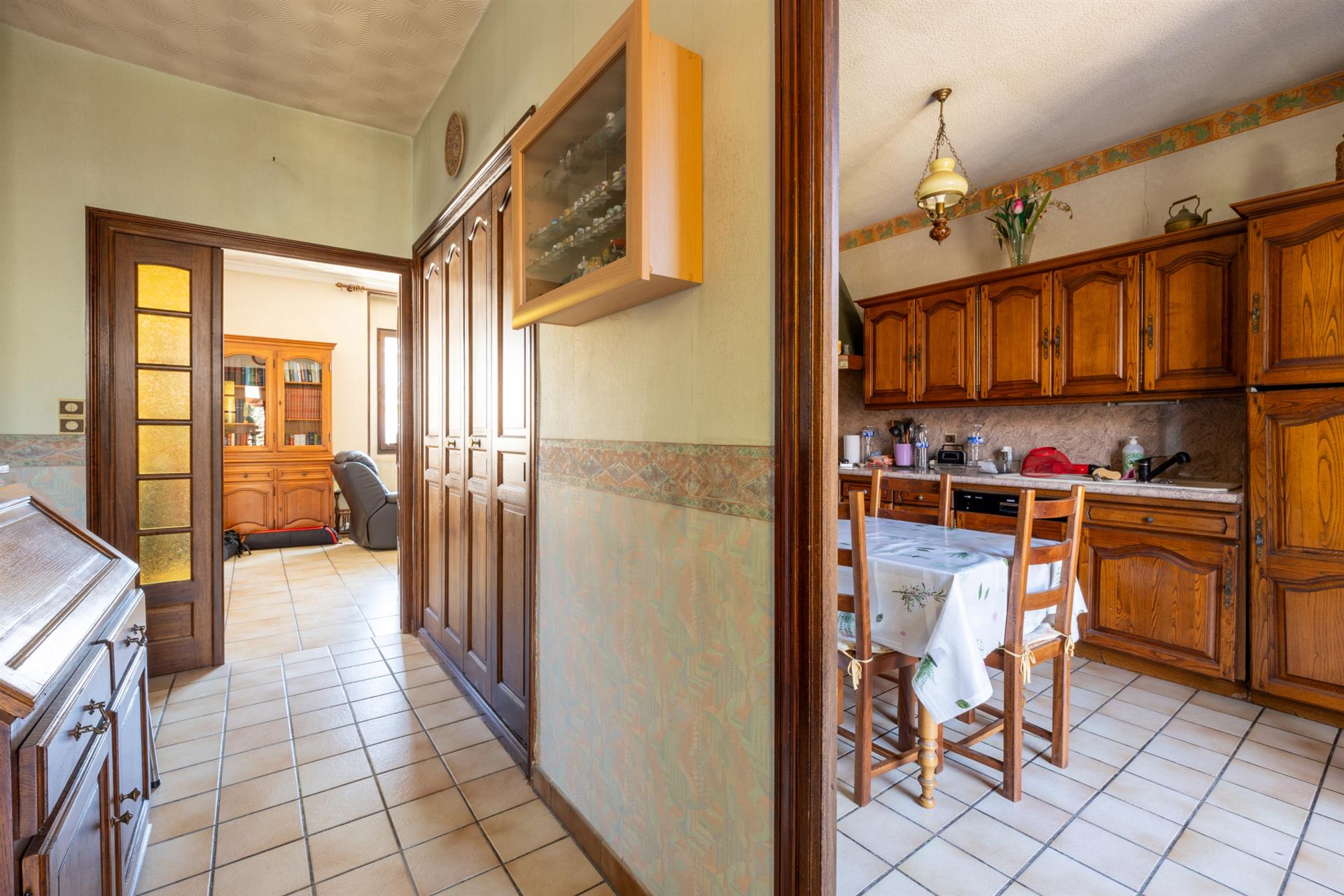 Saint-Priest-En-Jarez House of 114 m2 with land of 434 m2 with 3 garages.