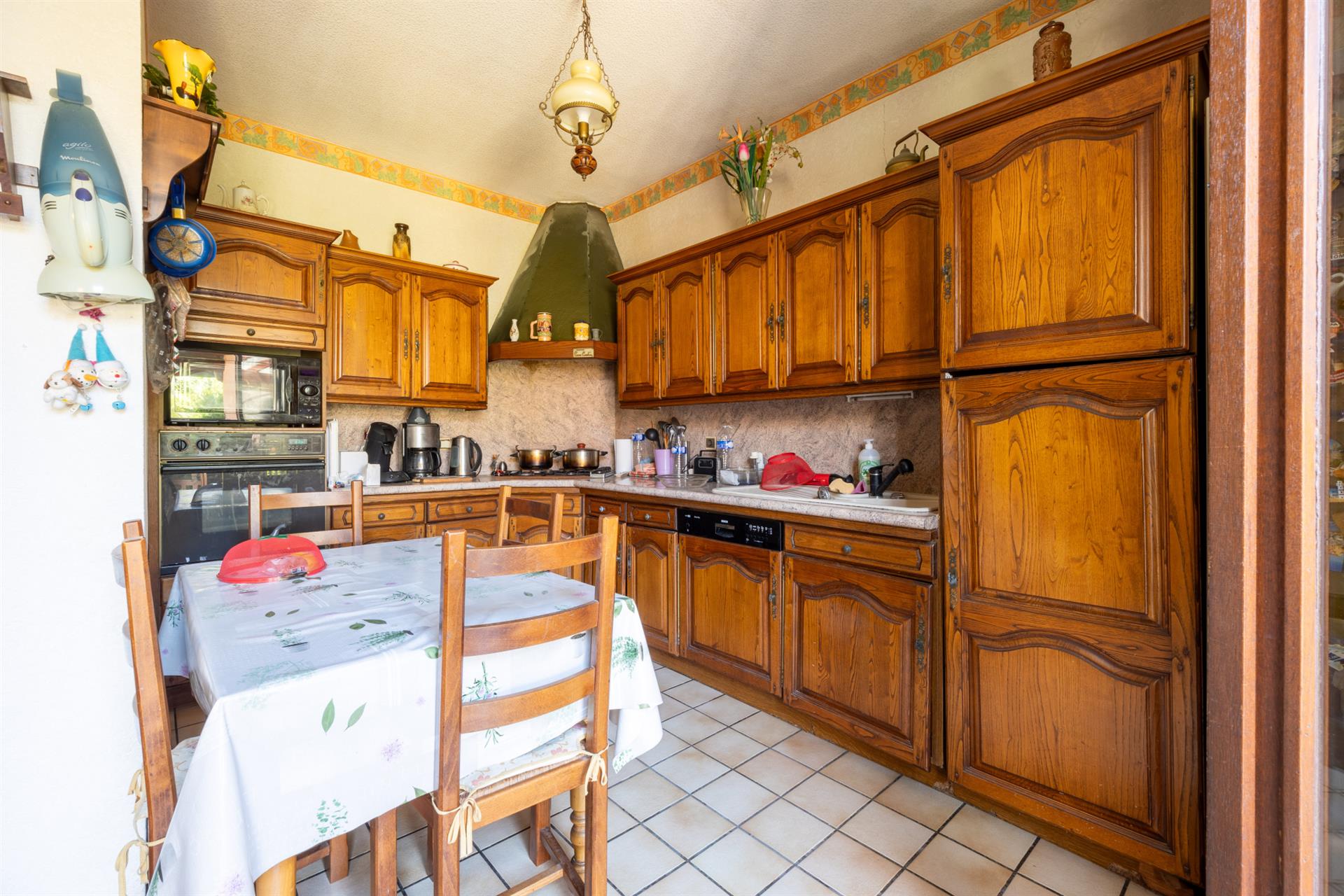 Saint-Priest-En-Jarez House of 114 m2 with land of 434 m2 with 3 garages.