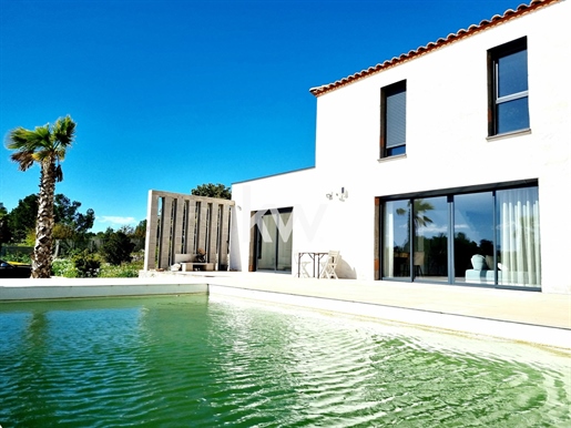 Nîmes : maison F6 (250 m²) à vendre