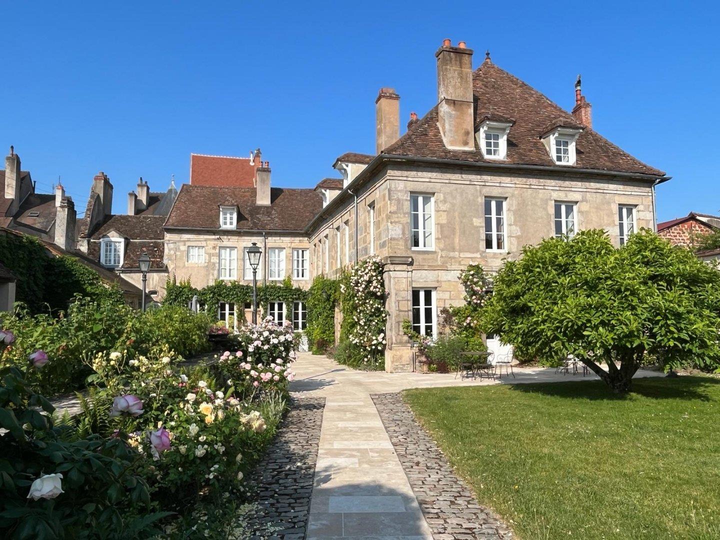 Private mansion