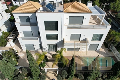 Villa de luxe à Voula. Immobilier en Grèce.
