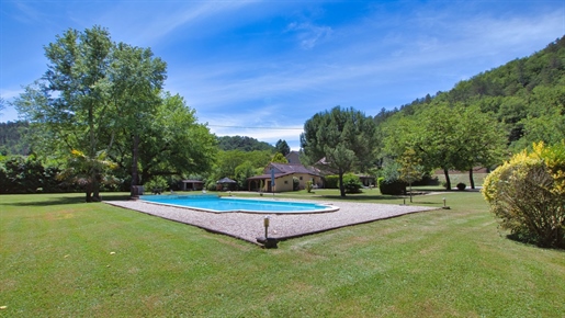 Sud Sarlat - Maison de famille en pierre avec 3 gîtes et piscine