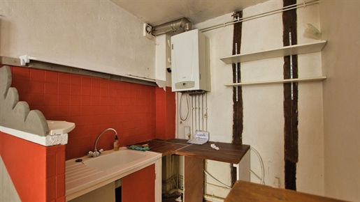 In the Historic district of Sarlat - , T2/3 Duplex Apartment to renovate