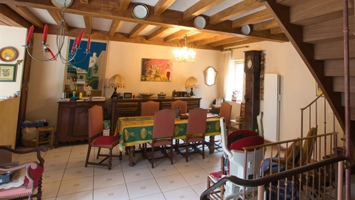 Бастида де Домм - Перигордин с гаражом - внутренний двор и кровать и завтрак