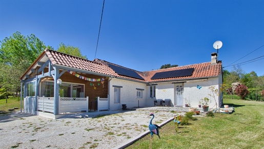 Nord Sarlat - Gelijkvloers huis met grond en garage