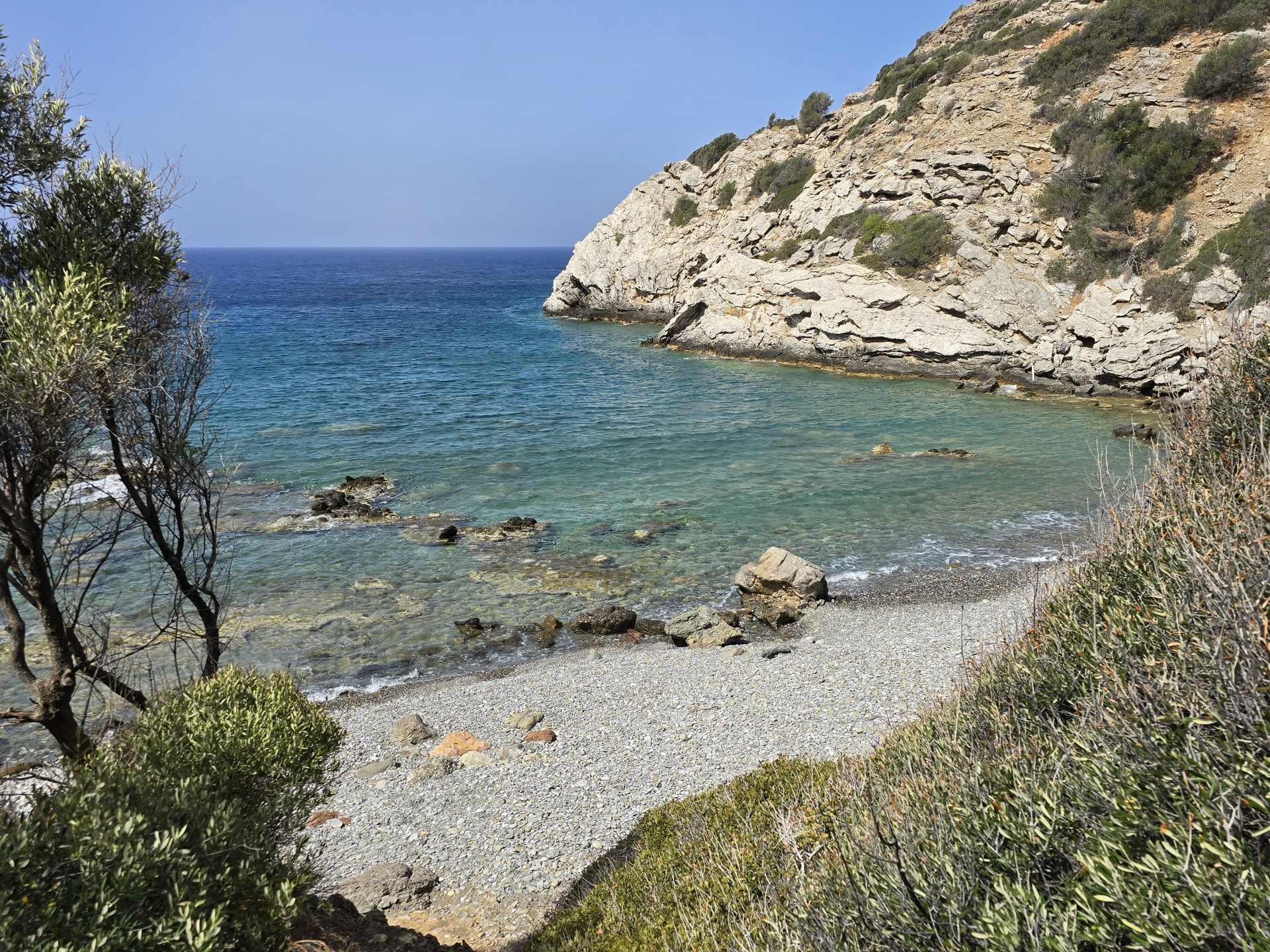 Seaside plot with building permit in Agios Pavlos (Prassonissi)