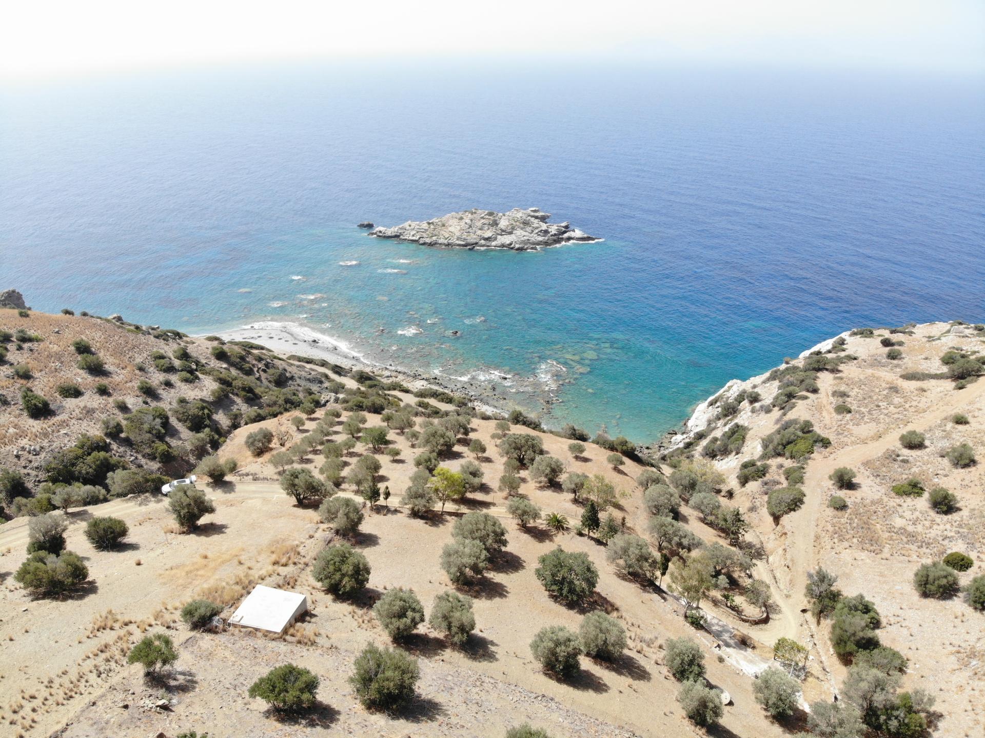 Seaside plot with building permit in Agios Pavlos (Prassonissi)