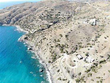  Terrain en bord de mer à Agios Pavlos avec vue imprenable sur la mer