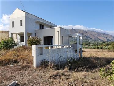 Large unfinished property in Pale/Koxare