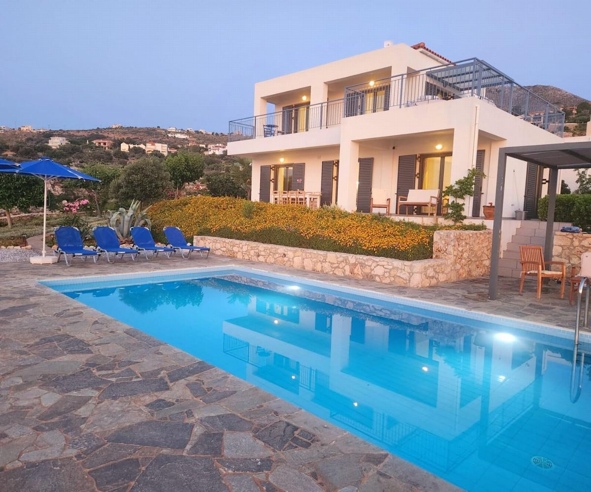 Villa de luxe avec vue imprenable sur la mer à vendre à Kokkino Chorio Apokoronas