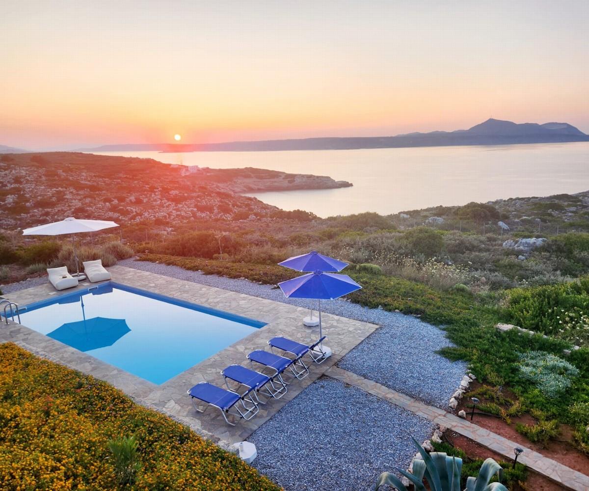 Luxe villa met vrij uitzicht op zee te koop in Kokkino Chorio Apokoronas