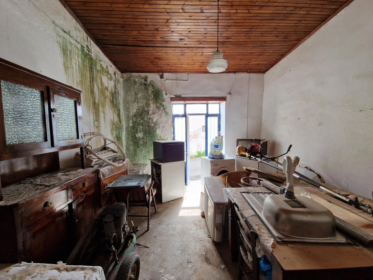Renovierung des Dorfhauses zum Verkauf in Macheri Apokoronas