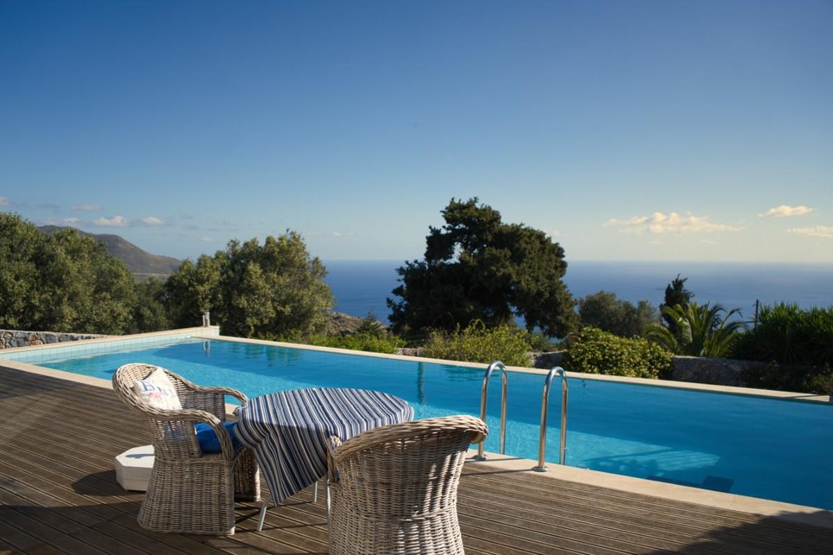 Villa van 115M2 met vrij uitzicht op zee met 3 slaapkamers, 3 badkamers, privé zwembad in Kefalas A