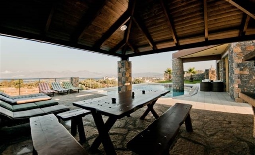 Luxurious villa of 220m2 for sale in Agios Nikolaos