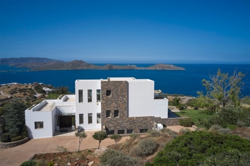 Luxury 4 bed Crete villa with pool and amazing view for sale