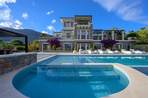 Villa mit herrlichem Meerblick zu verkaufen
