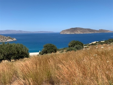 Land plot of 6.573 m2 for sale in Tholos offering wonderful sea views