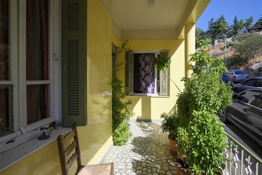 Maison près du lac Agios Nikolaos à vendre