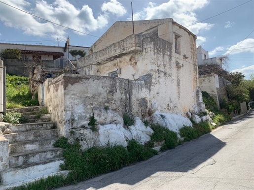 Gamle to-etagers hus til salg i Kalo Chorio -Lassithiou