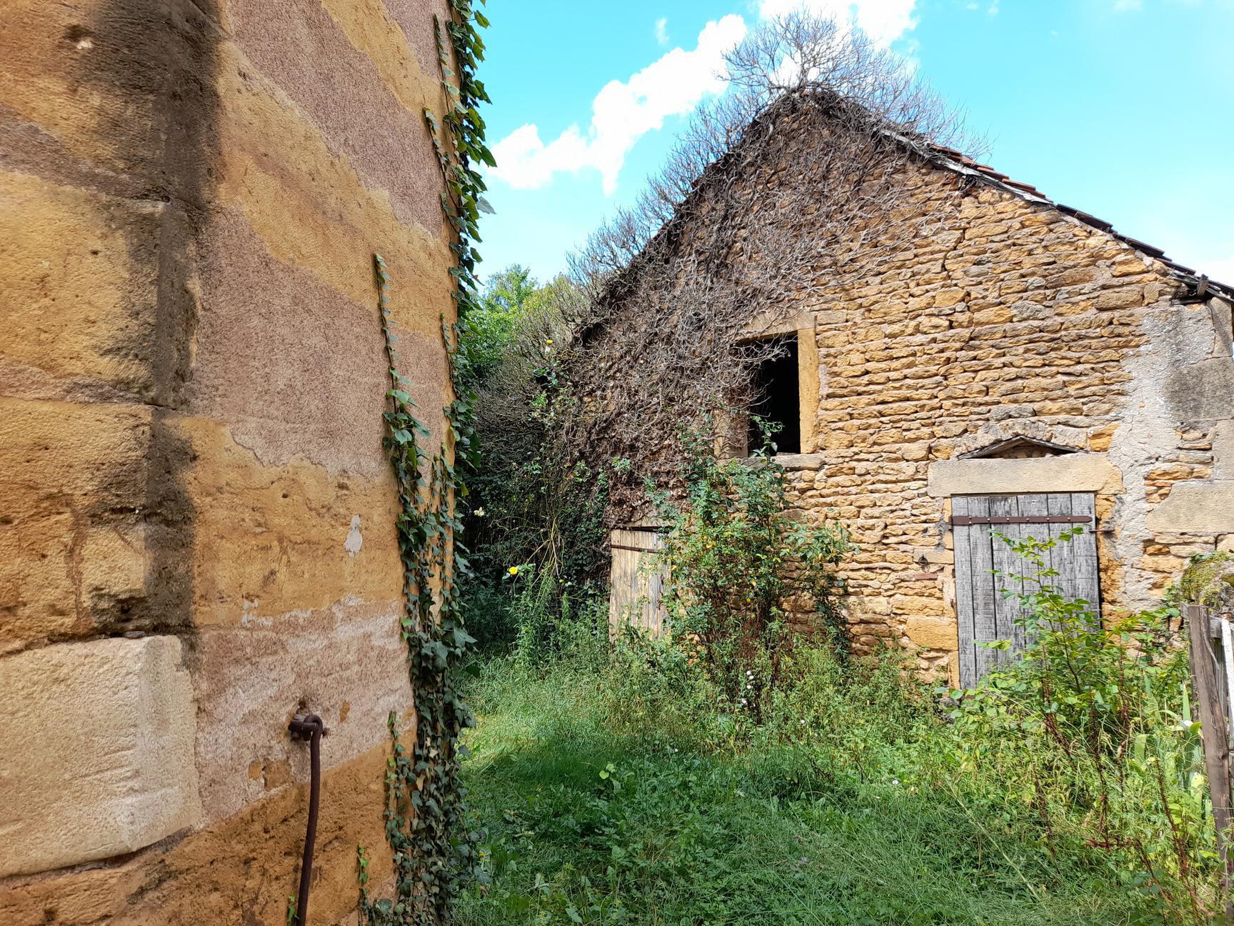 Sale Village house 130 m² in Marcigny 66 000 €