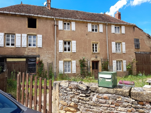 Vente Maison de village 130 m² à Marcigny 86 000 €